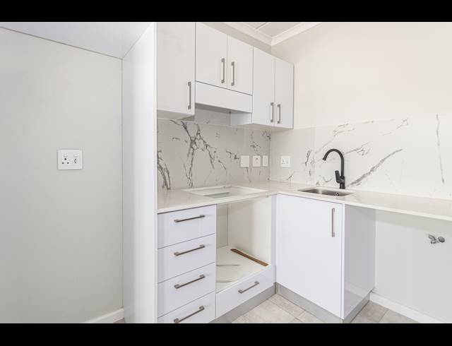 1 BEDROOM APARTMENT FOR SALE IN TABLE VIEW